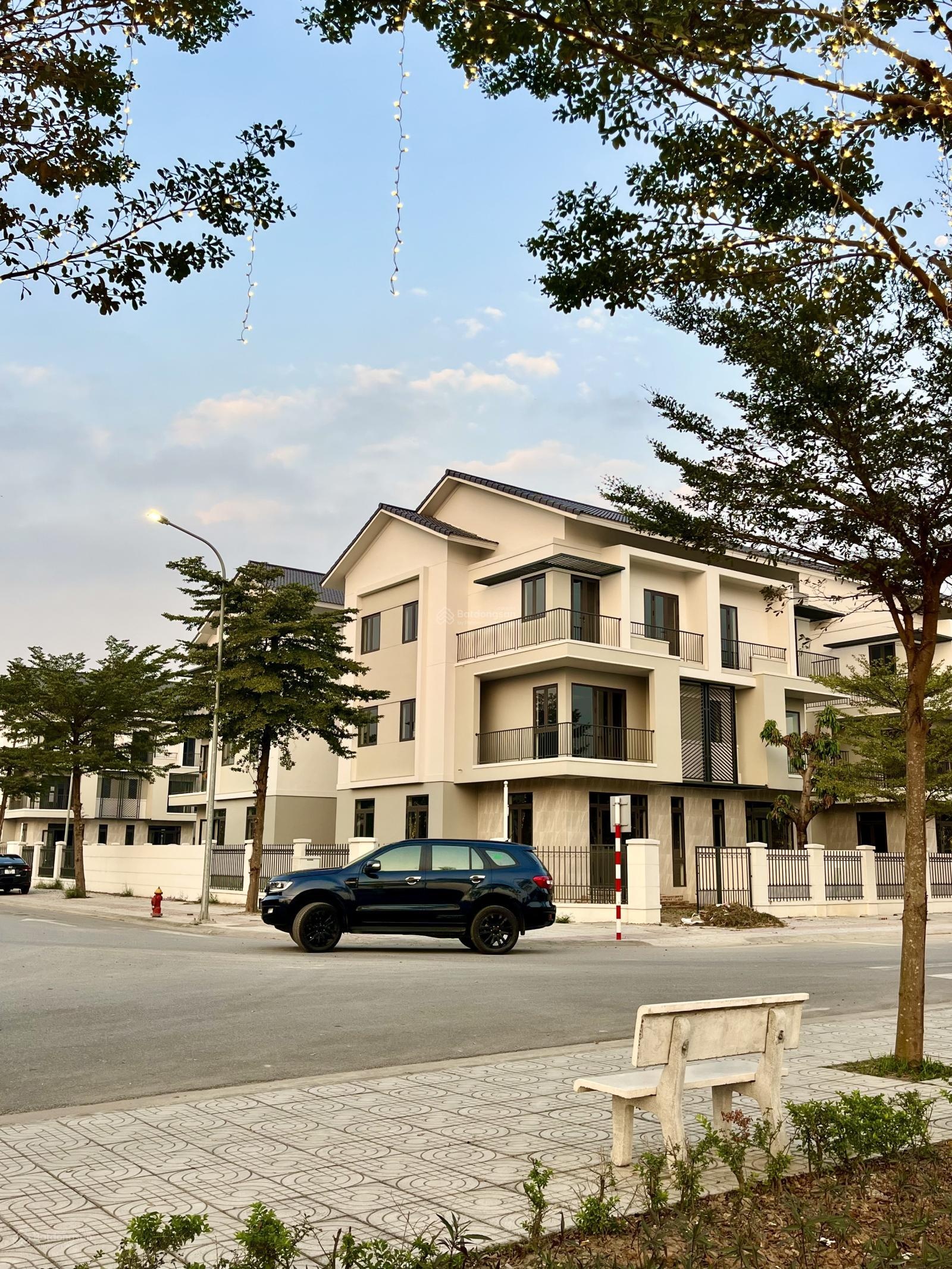 Bán gấp biệt thự 230m2 Centa Riverside cách Hồ Tây 12km