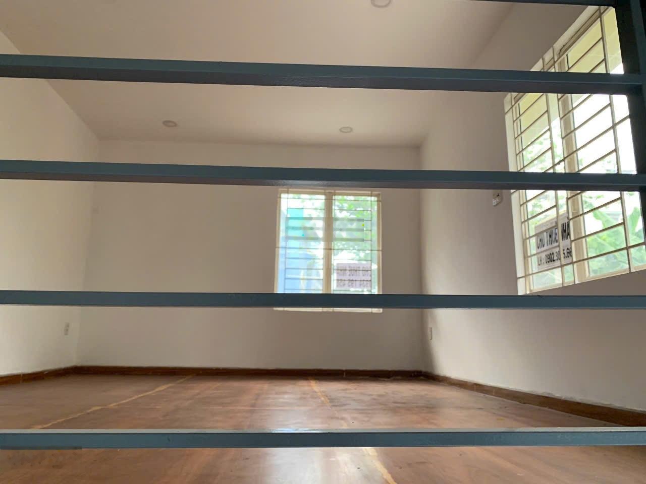 Cho thuê cửa hàng tại Tân Thuận Tây, 12 triệu VND, 30m2, mặt tiền 5m