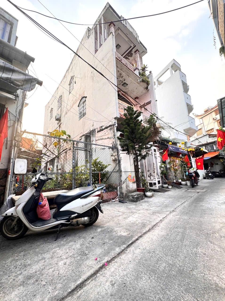 Bán quỹ đất lớn & đẹp DT 79m2 - 3.15*17m mặt tiền hxh đ. Lý Chính Thắng & Hoàng Sa, Q.3 chỉ 10,3tỷ