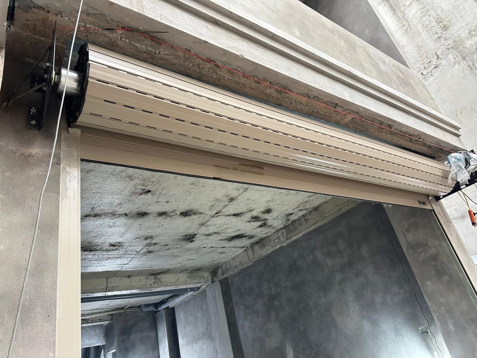 Minh Khai - Hai Bà Trưng. 5 tầng Thang máy, Ô tô, Kinh Doanh, 38m2 x mặt tiền 4,5m. Giá 8,3 tỷ.