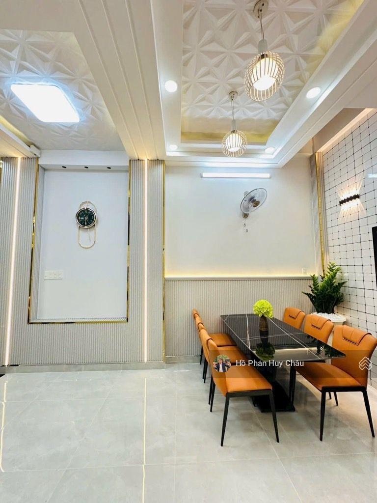 Chỉ 6 tỷ 7 - 4 tầng - ngang 5m - hẻm oto - ngay Huỳnh Tấn Phát