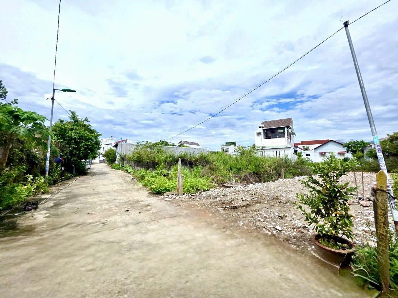 Đất sau chợ diện tích 142,5m2 giá 2 tỷ 750 triệu