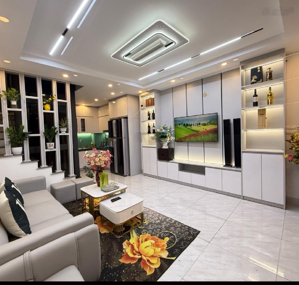 Hàng hiếm. Cần bán nhanh nhà ở đường Giải Phóng - Hoàng Mai - Hà Nội. Giá chỉ bằng căn hộ 2PN