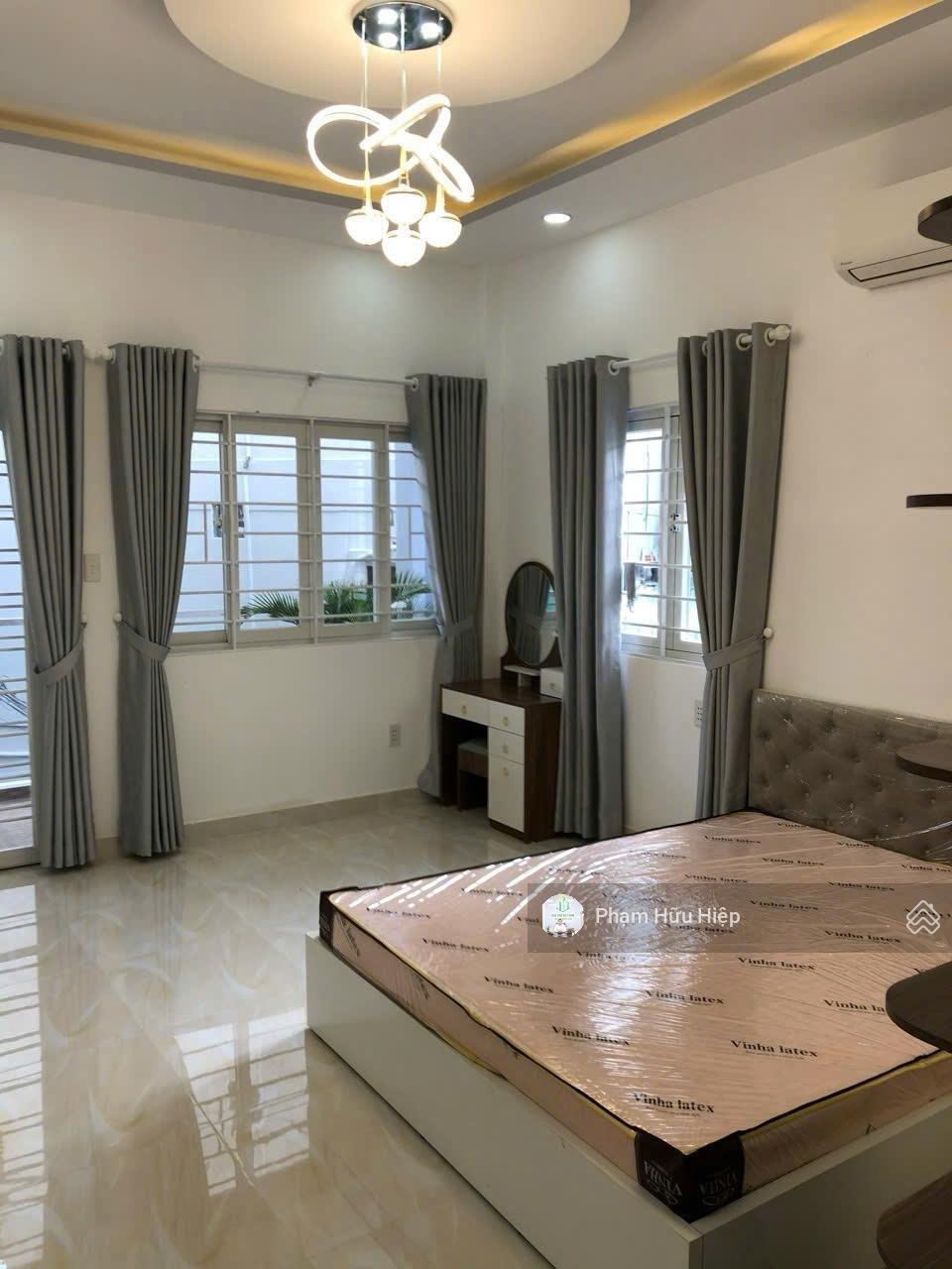 Nhà căn góc Trần Phú, Quận 5 - Ngang 5,1m hiếm, sát mặt tiền, 7PN, thu nhập 400tr/năm - Giá 9,29 tỷ