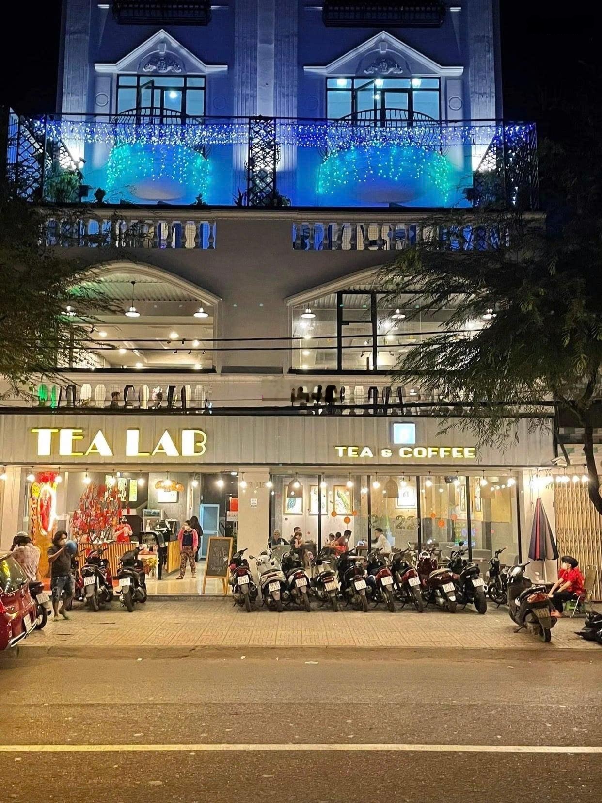 Cho thuê Nhà mặt tiền 11x13M khu thương mại khu ăn uống sầm uất Tuy Lý Vương. P. 14. Q. 8. 65tr/th