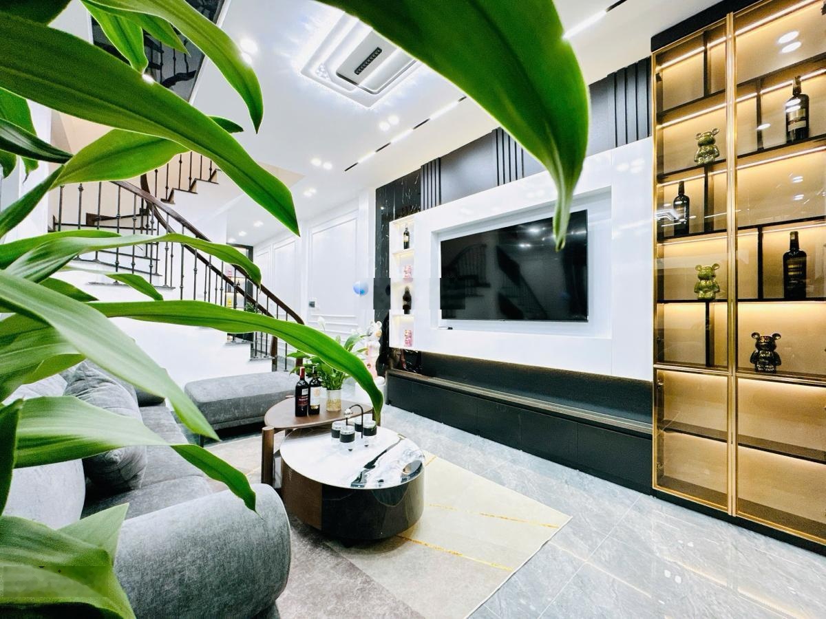 Bán nhà Vương Thừa Vũ - Thanh Xuân 26m - 5T - mt3.3m - 6.89 Tỷ , full nội thất , ở ngay , ngõ rộng