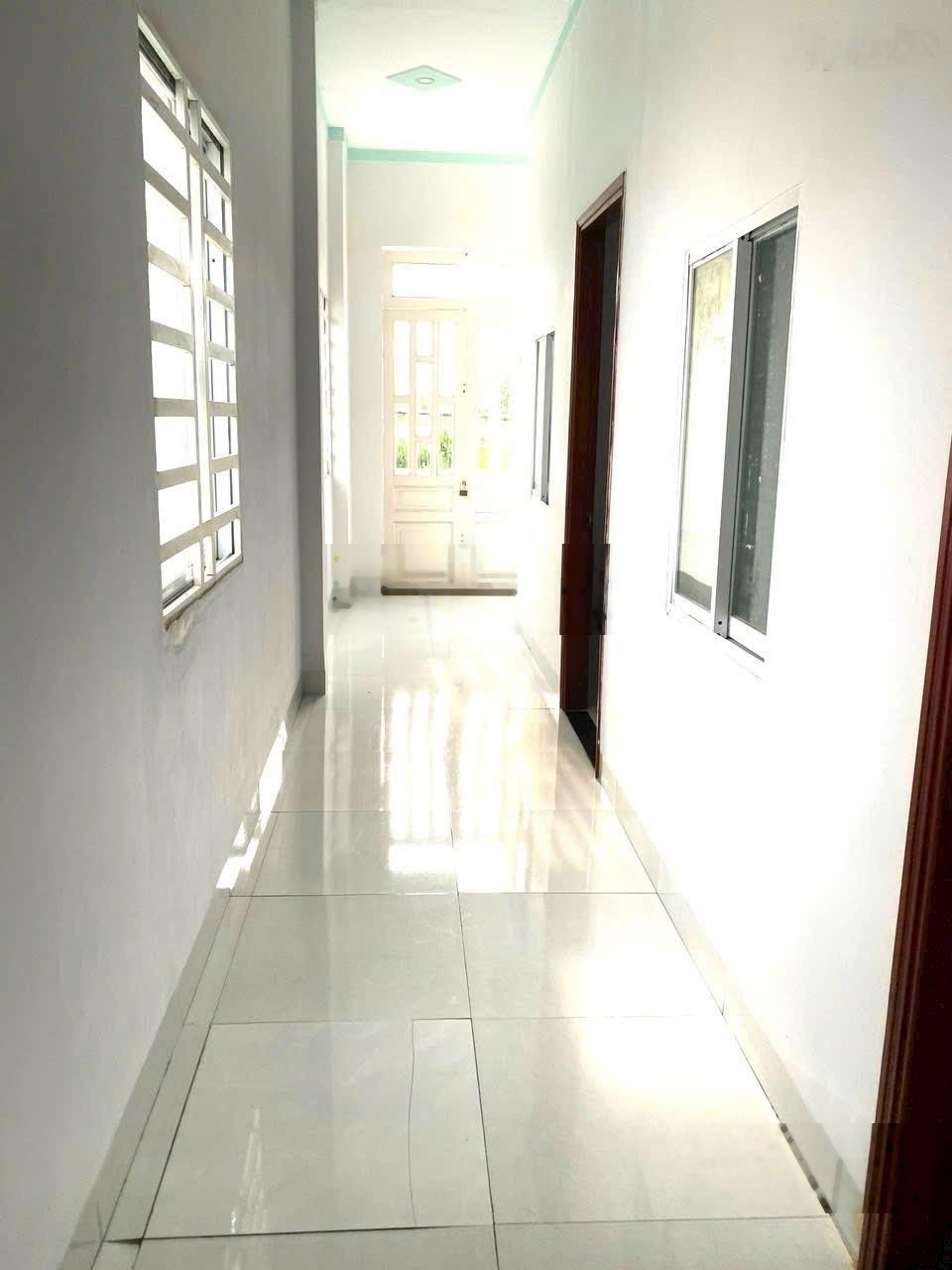 Bán nhà 1 trệt 1 lầu phường Biên Hoà (Bửu Hoà cũ). DT: 4,7x16,3=81m2. Giá: 2tỷ950. (nở hậu: 5m)