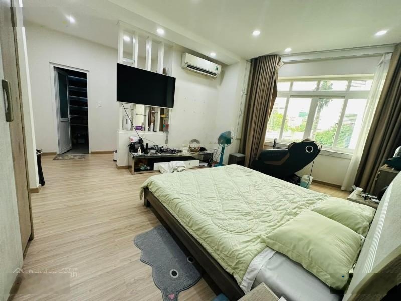 * Bán BIỆT THỰ SÂN VƯỜN HXH HOÀNG HOA THÁM _ 156 m2 nhà 3 tầng mới đẹp cao cấp gần Phan Xích Long