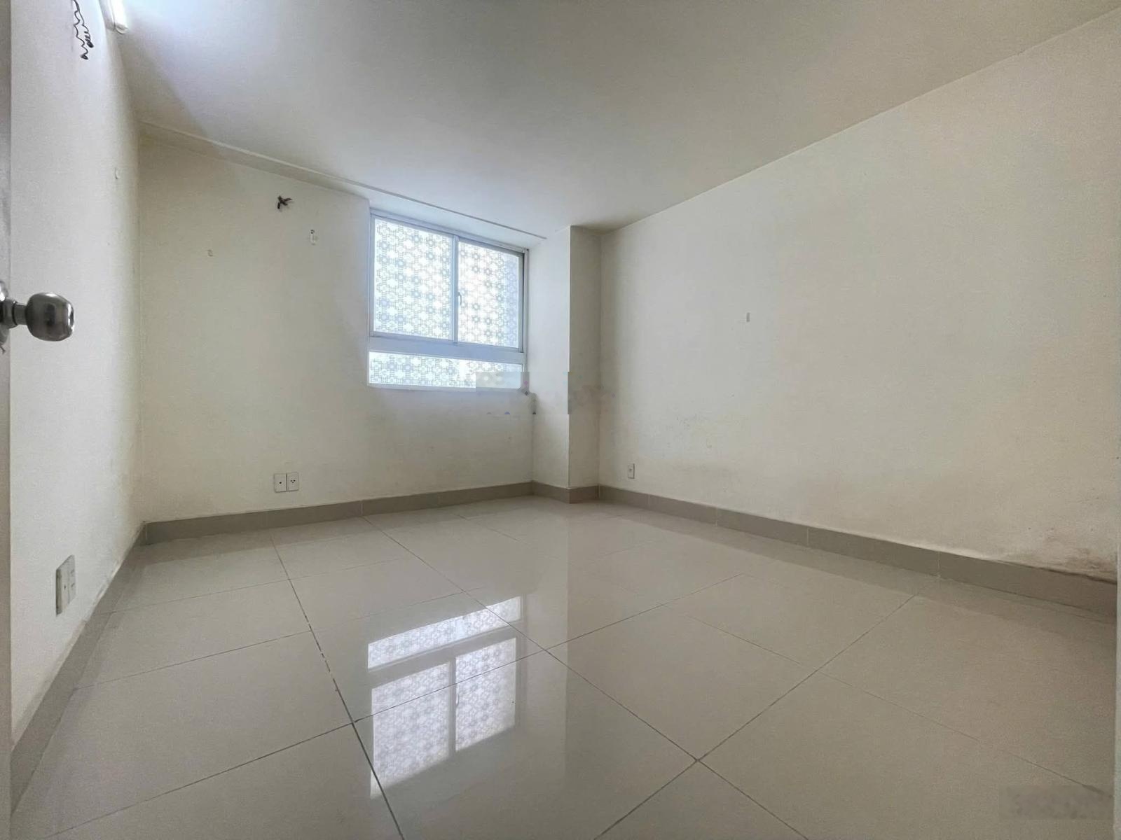 Cho thuê gấp chung cư 1050, 2PN 1WC, nhà mới sơn