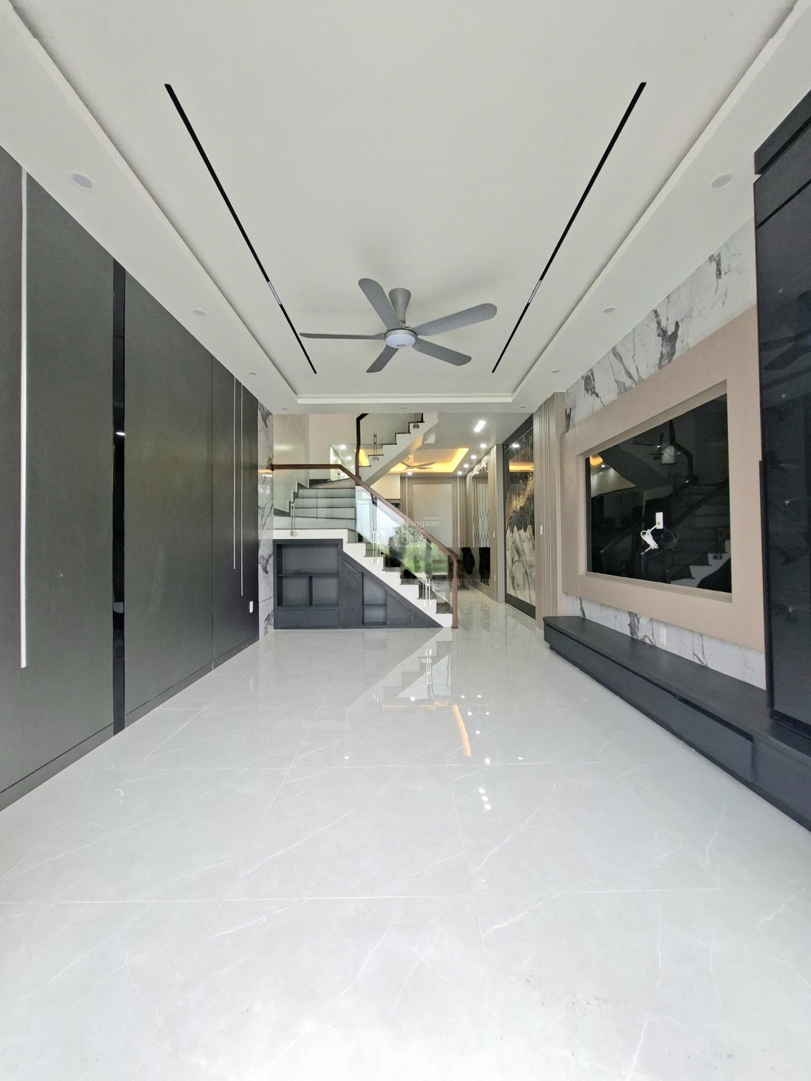 nhà đẹp tại phố đằng hải- trần hoàn- gần chợ lũng đông