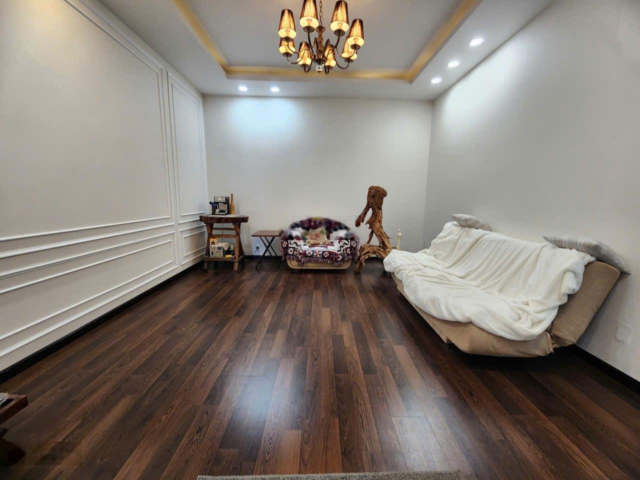 Bán nhà 4 phòng sổ riêng xây dựng đường Thi Sách Phường 6 Đà Lạt giá 4 tỷ tlcc