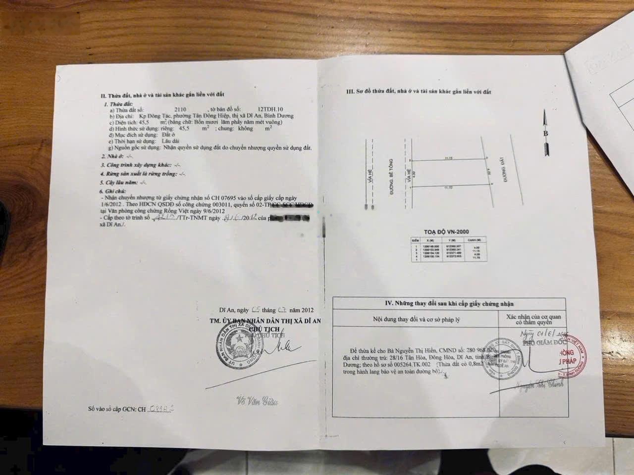 Nhà 1 lầu 1 trệt 2PN giá 3.333 tỷ còn TL ngay trung tâm Dĩ An, giấy phép XD đủ, LH 0975339699
