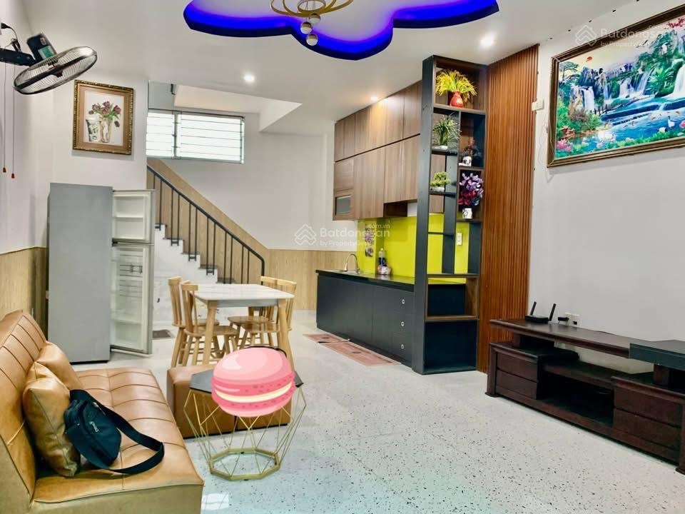 Bán nhà 3 tầng đường Nguyễn Quang Bích, Hải Châu. DT 92.5M2 Giá 10.75 TỶTL.