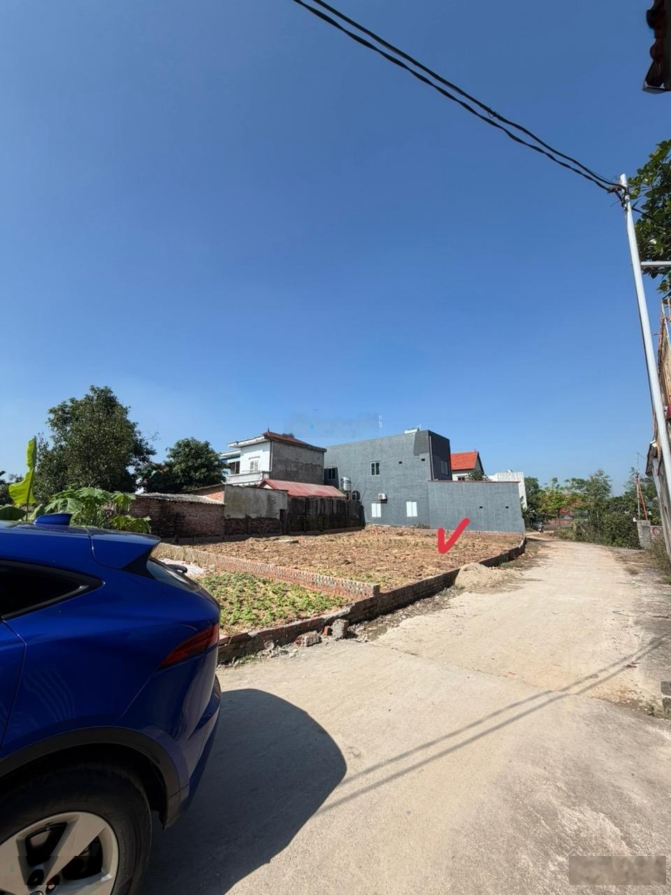 Chính chủ e có lô đất 100m , đất ở tất, sẵn sổ giá 2 tỷ 350 triệu Lập Trí -Kim Anh- Hà Nội