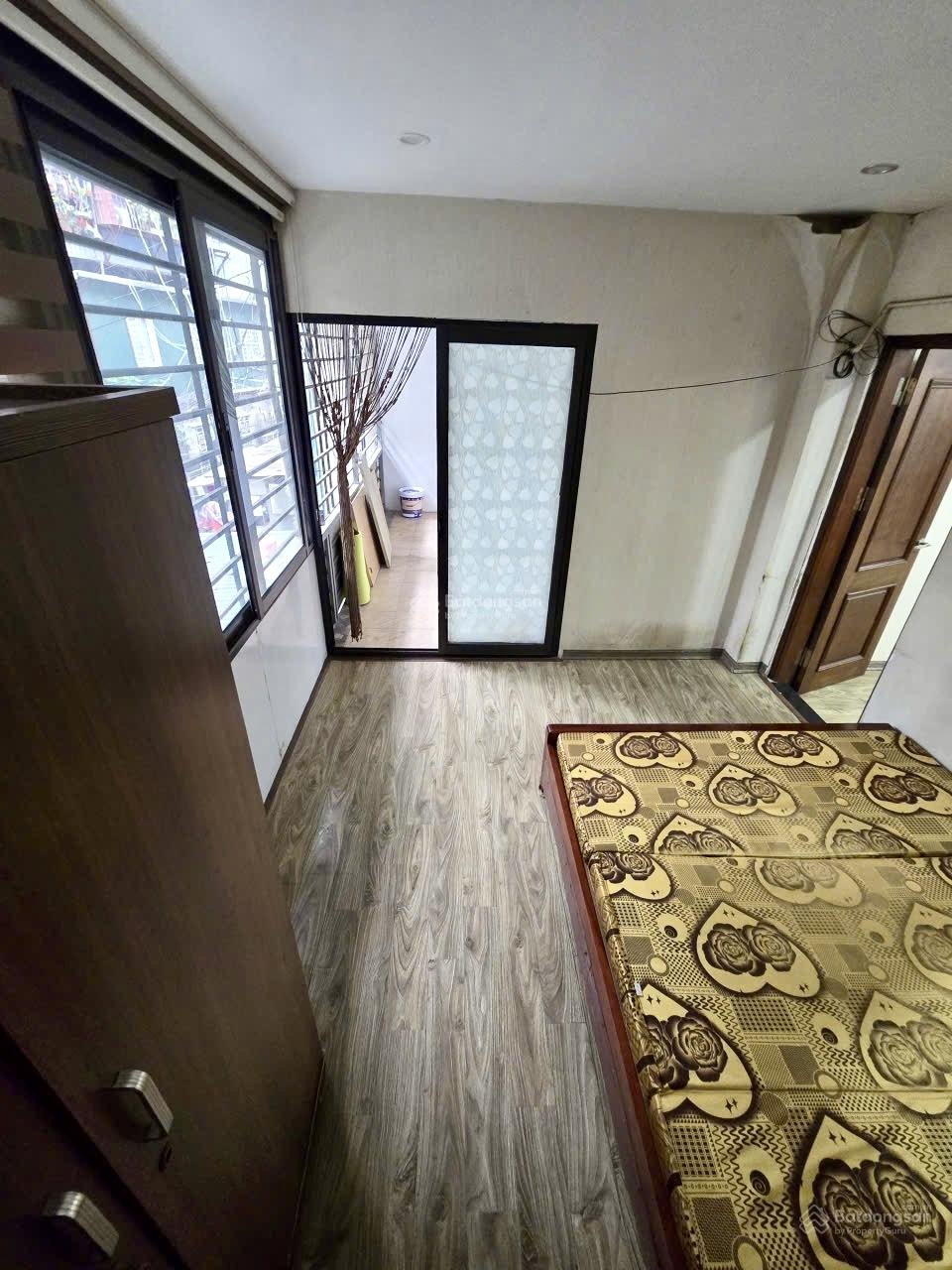 Bán nhà tập thể khu 260 Đội Cấn/Liễu Giai trung tâm Ba Đình 85m2 sử dụng 3 ngủ, 2 ban công thoáng