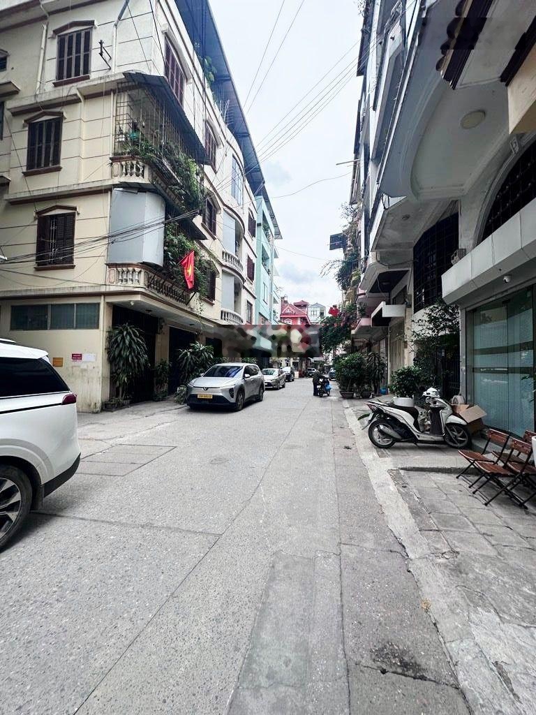 Siêu phẩm triệu đô - trung tâm hai bà trưng - mặt tiền 8,5m - phân lô ôtô vỉa hè