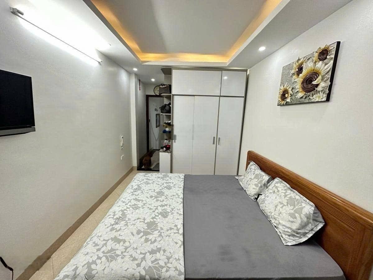 Bán nhà riêng Phùng Hưng - Hà Đông, vị trí đẹp, nhà thoáng ngõ nông, full nội thất, gần BV 103