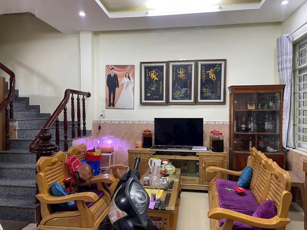 Bán nhà 3 tầng hẻm Dã Tượng phường Phước Long Nha Trang cách biển 600m