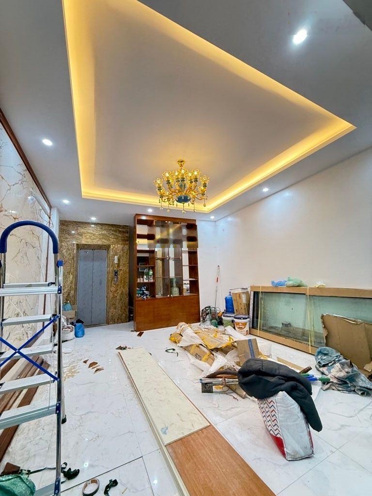 Bán nhà Phan Kế Bính, dt42m, mt4,5m, 6 tầng Thang máy, ô tô đỗ cửa