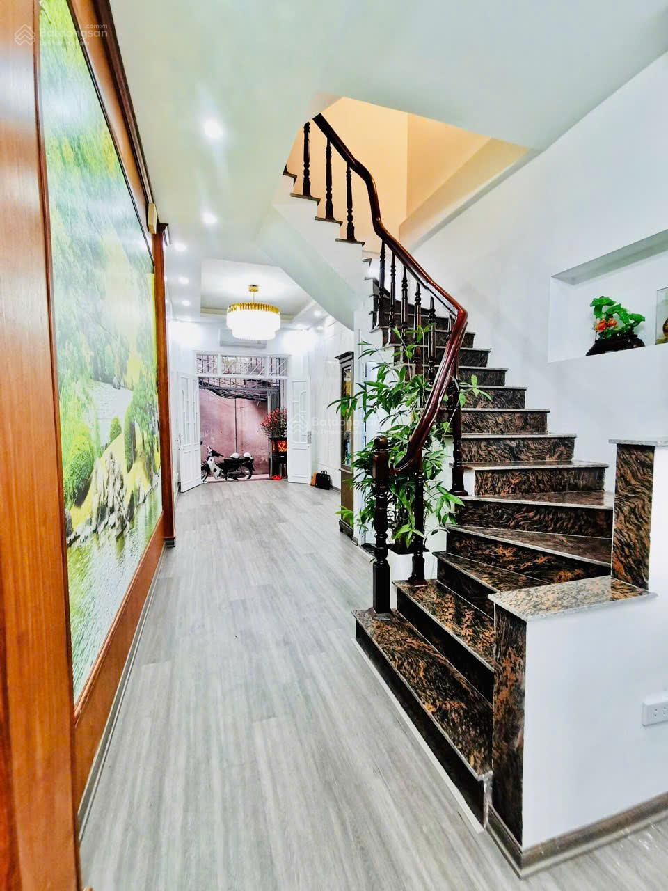 Bán nhà gấp trước tết 45m x 4 tầng. 6 pn