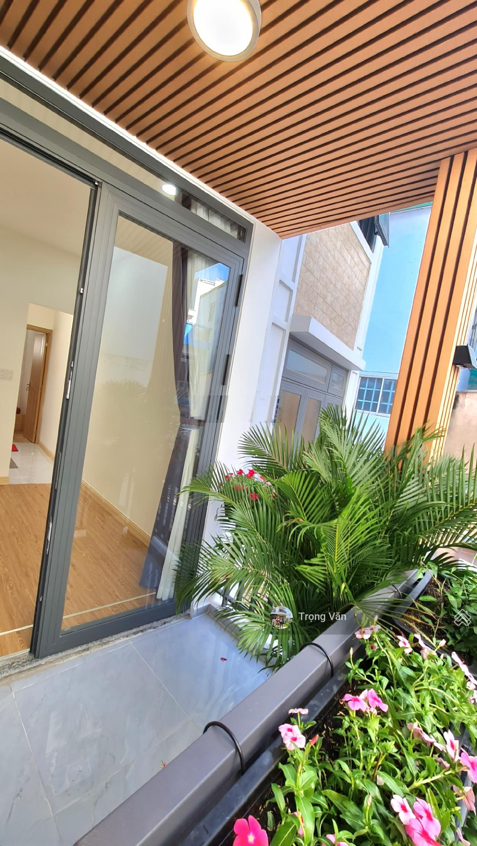 Sau lưng căn mặt tiền Nguyễn Thượng Hiền - 3 tầng 3pn 4wc full nội thất. Chỉ 5,2 tỷ