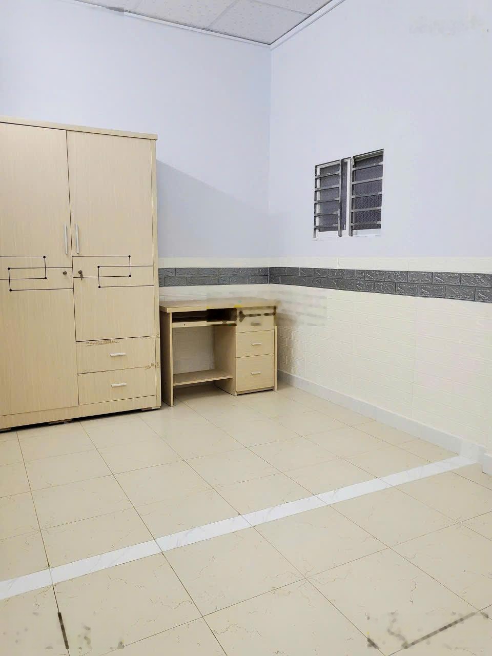 Cho thuê nhà đẹp nguyên căn Quận 7 - 3 phòng ngủ có máy lạnh sẵn gần chợ, trường học, bệnh viện,...