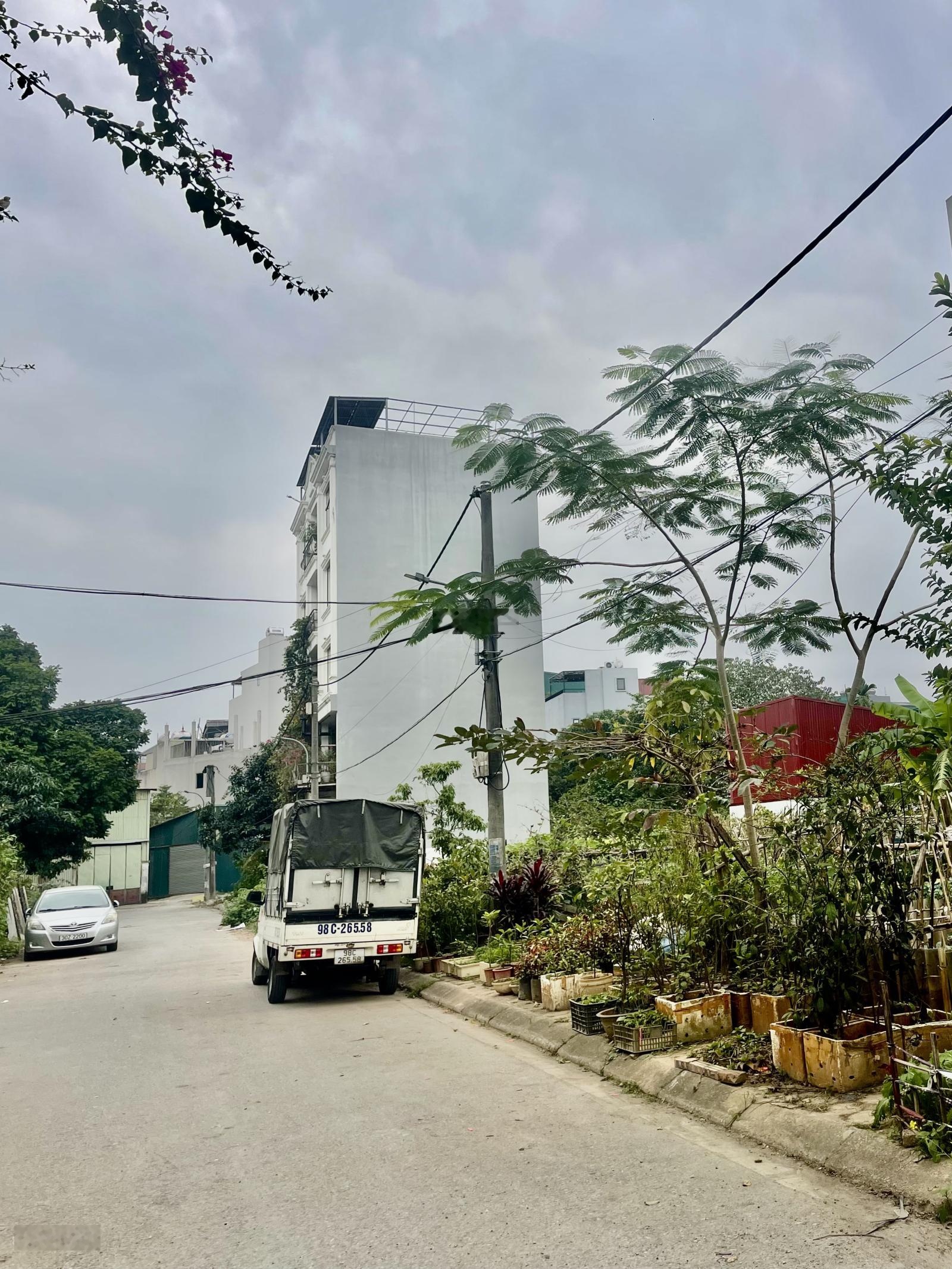 Đất Đẹp Phân Lô Ô TÔ TRÁNH Thạch Bàn 46m2-hơn 8 tỷ-GẦN CC HIMLAM-SỔ VUÔNG-KHU ĐẤU GIÁ