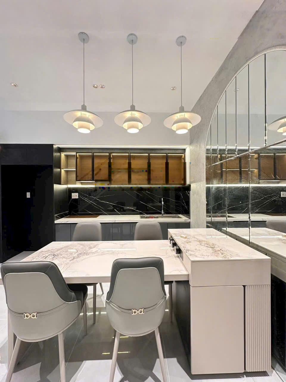 Bán nhà lầu siêu đẹp, đẳng cấp, 4,5mx25m, đường nhựa 6m thông chỉ 4tỷ380