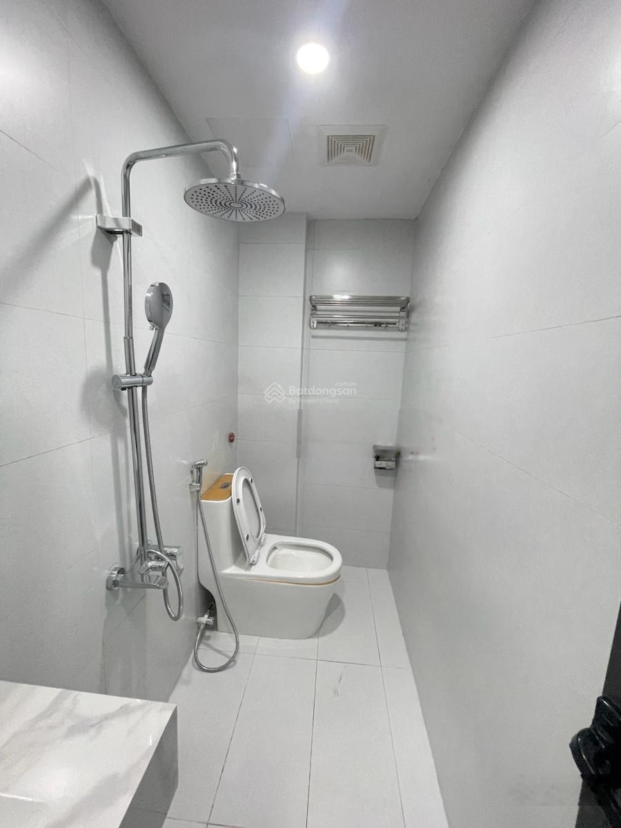 Giảm giá sốc phố Lê Thanh Nghị, ngõ thông kinh doanh, nhà đẹp lung linh, tặng full thất, 40m*5T.