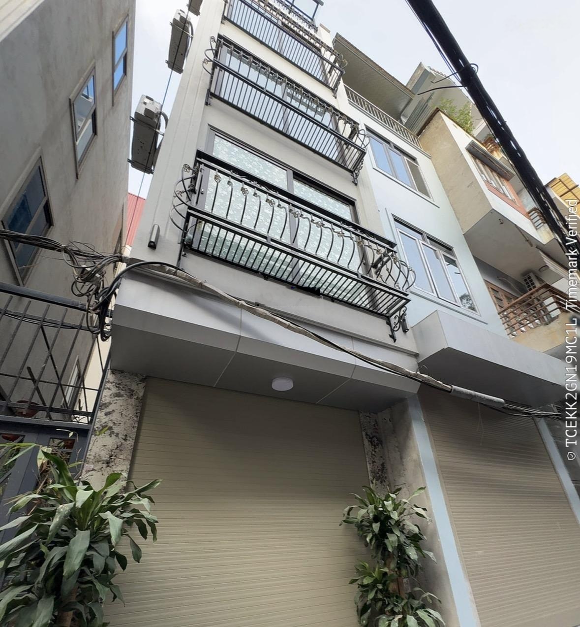 Hàng hiếm Đức Giang - 5 tầng thang máy - ô tô đỗ cửa - dòng tiền chảy xiết