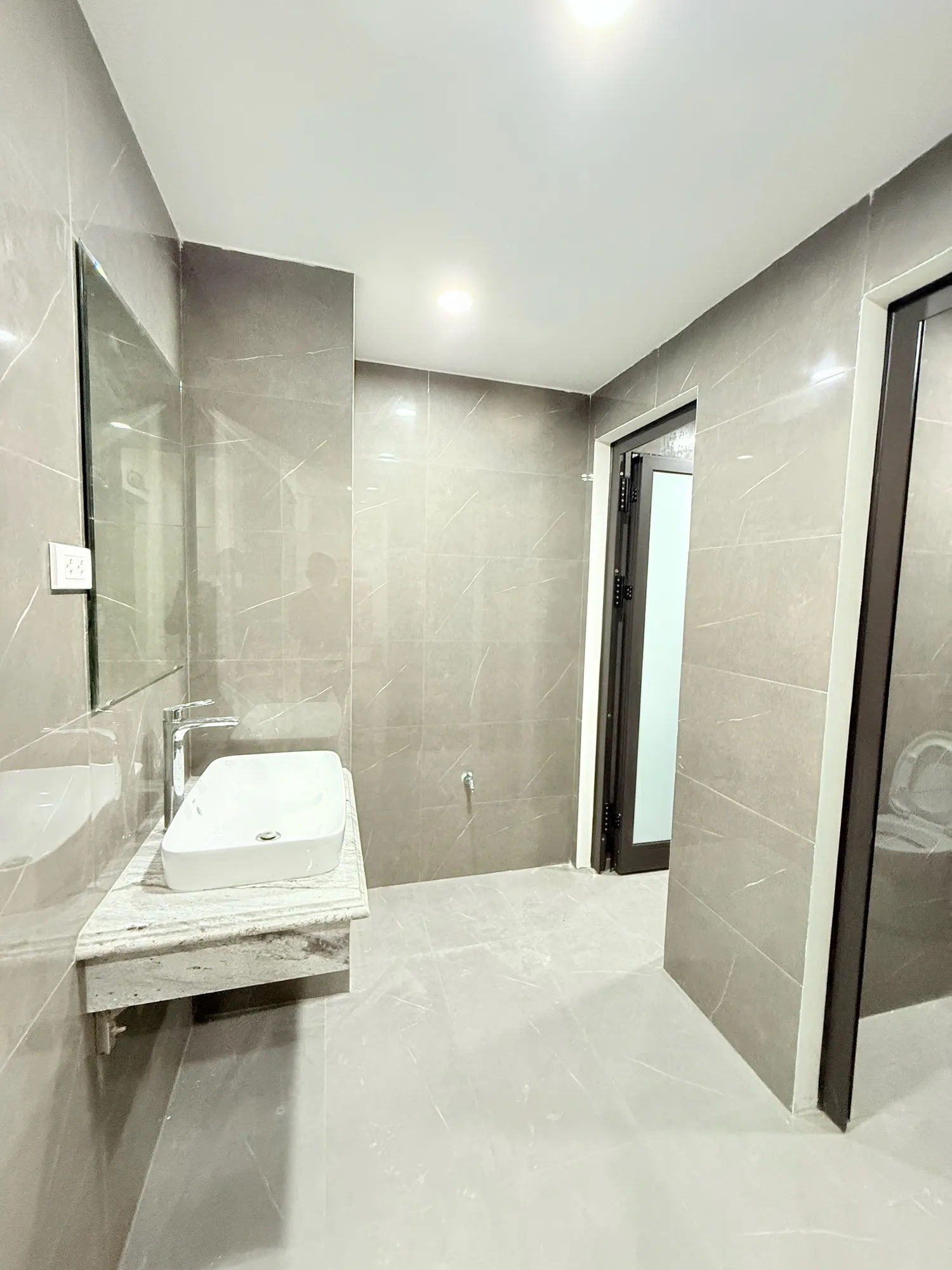 Chính chủ cho thuê tòa nhà 7 tầng thang máy, Nguyễn Thị Thập, Trung Hòa, Cầu Giấy. Lh 0866696199