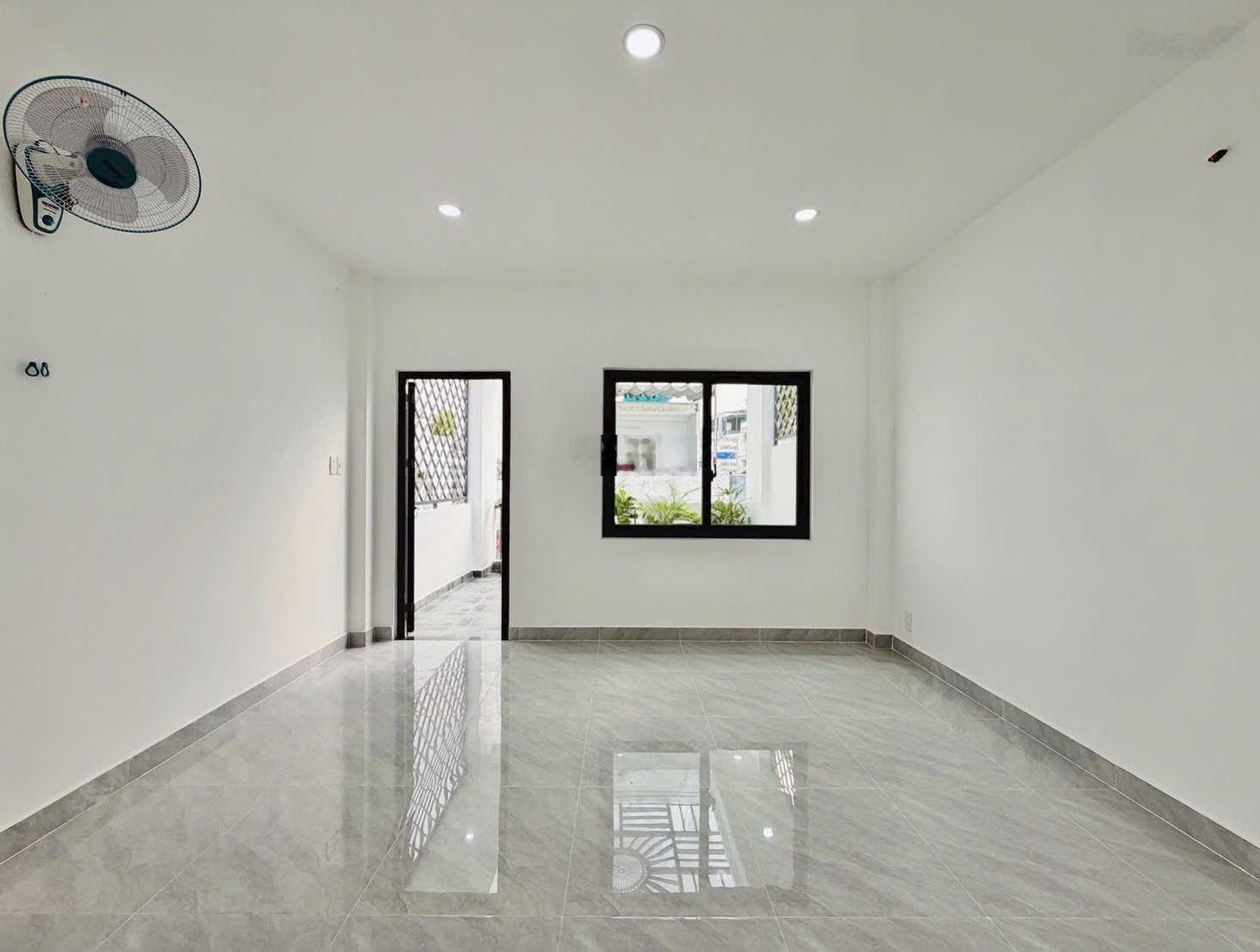 Công năng tuyệt hảo- 4 phòng ngủ- có bồn tắm nằm- nở hậu tài lộc- 4 tầng lầu đúc cứng cáp