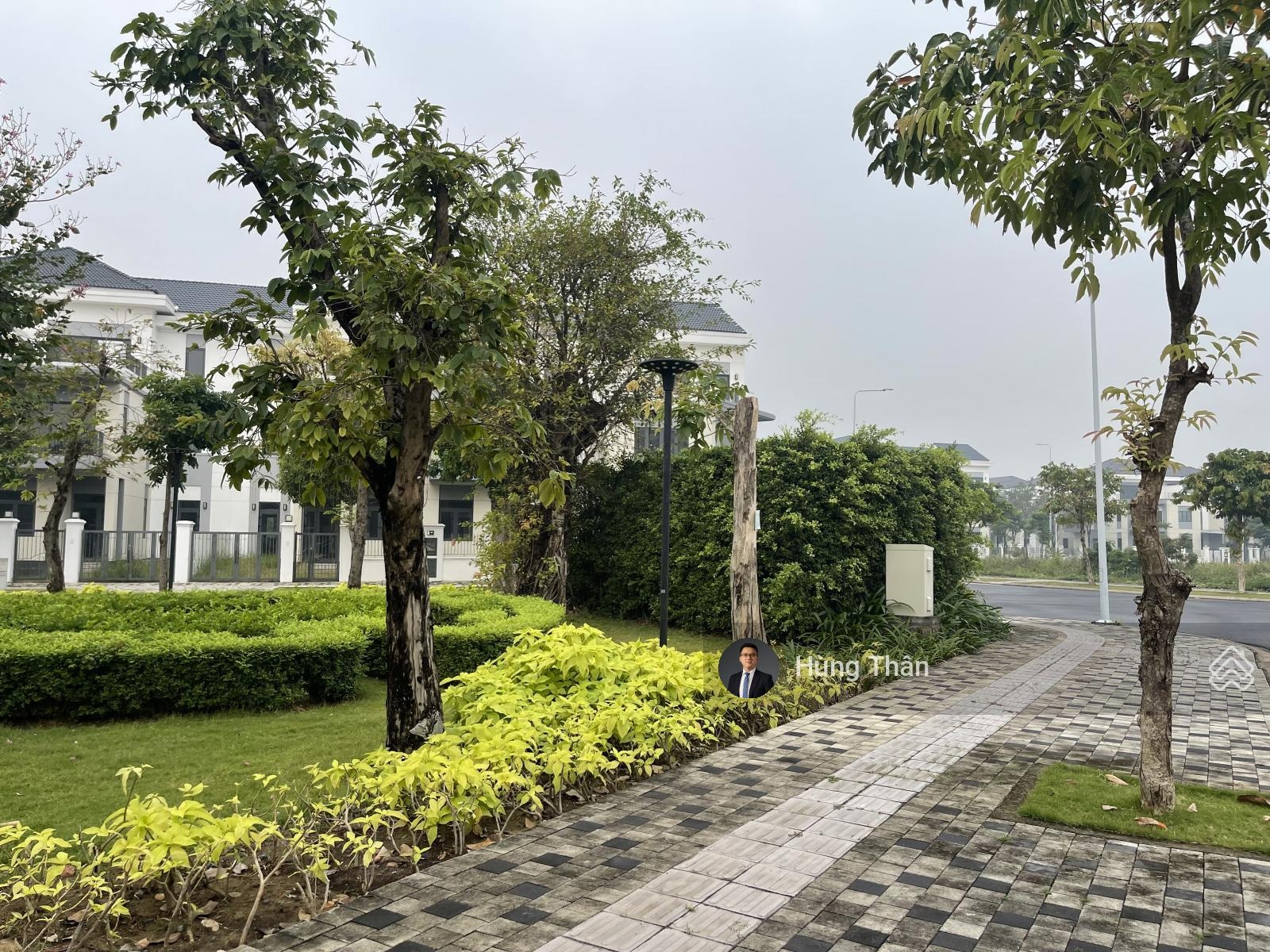 Chủ nhà cần bán nhanh căn nhà phố 120m2 diện tích đất (237m2 diện tích sàn),giá chỉ 5,8 tỷ sang tên