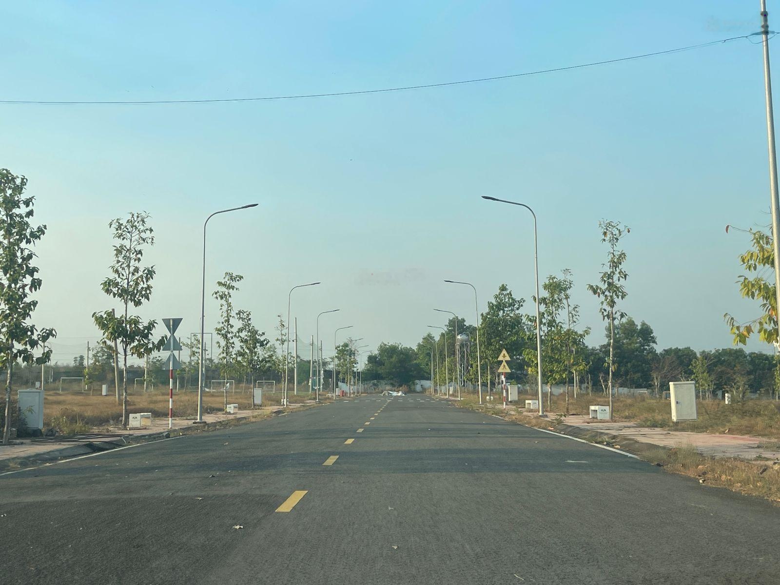 Cần bán gấp lô 474 đất nền Lake One City, mặt tiền Quốc lộ 13