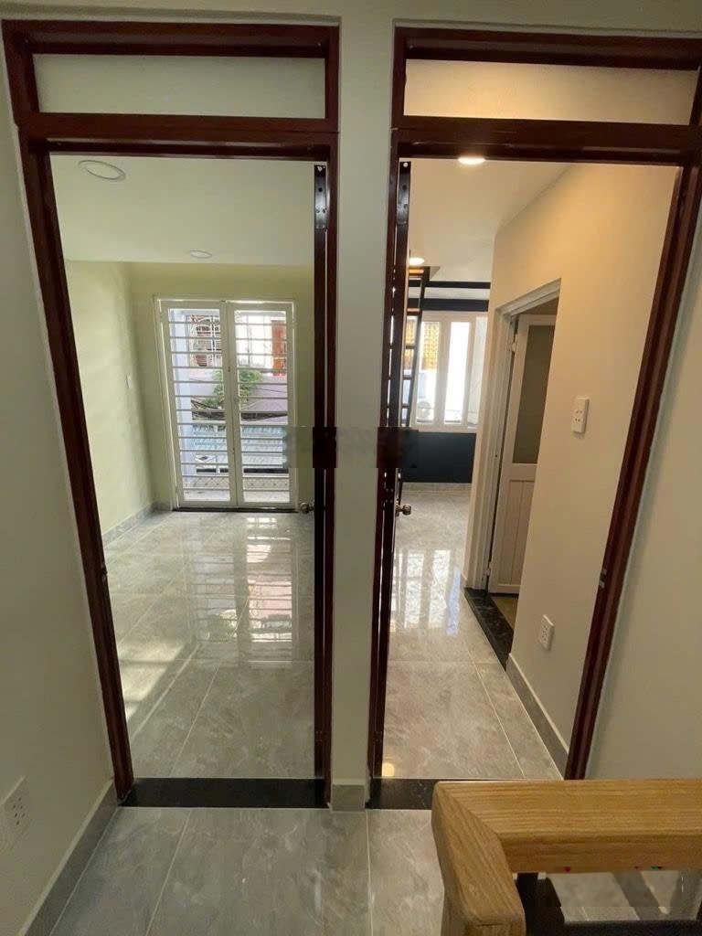 Bán nhà 3 tầng 83 Nguyễn Thái Sơn P4GV 5mx6m trệt lửng lầu ngăn 4PN 3WC 3.85 tỷ hẻm thông xây ở.