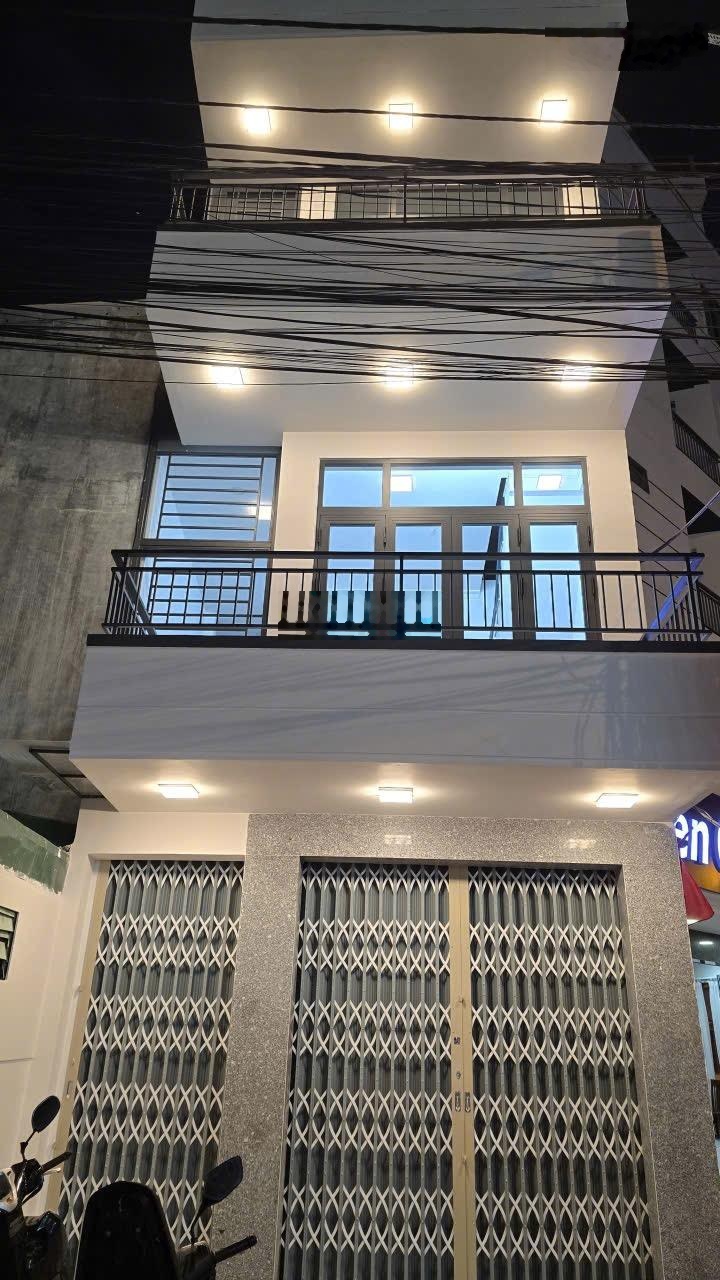 Siêu phẩm nhà đẹp căn góc vòng xoay đầu tư kinh doanh.