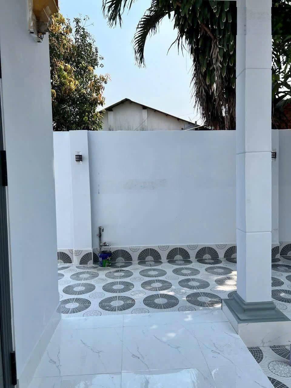 Nhà gần chợ Chánh Mỹ 200m2 full thổ cư. 3PN. Chỉ 3 tỷ 4, LH E Việt