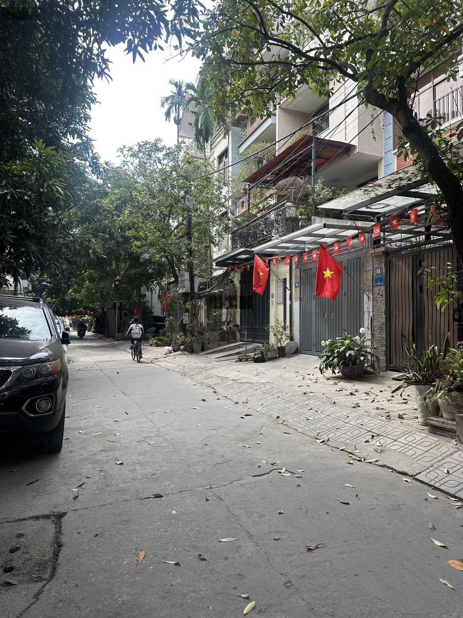 Bán nhà riêng căn góc 5 tầng xây mới full nội thất ô tô đỗ cửa, trung tâm Văn Quán đường 19/5