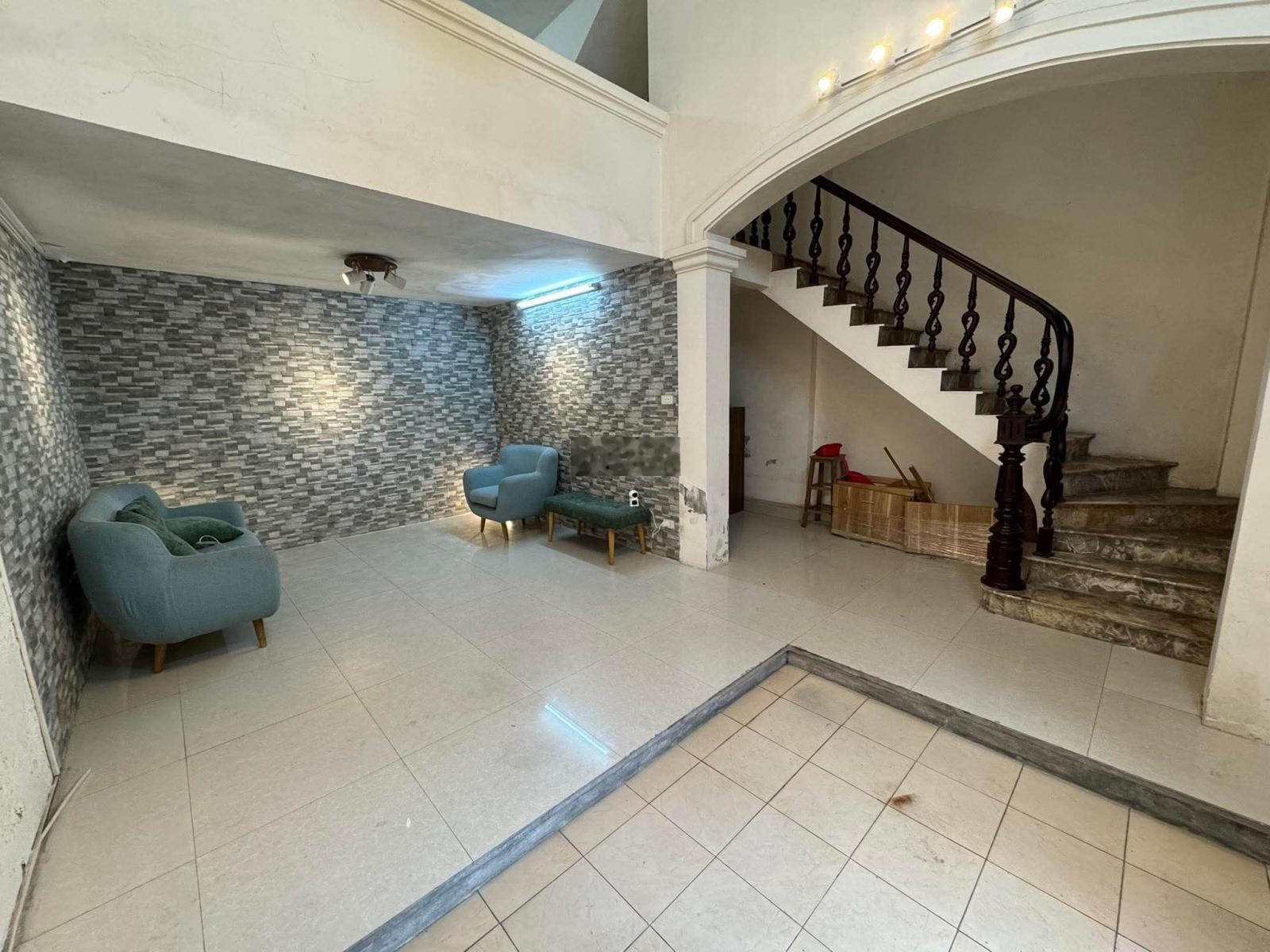 Nhà Ngõ 318 Đê La Thành 37mx 5 Tầg, mt 5.7m, giá 8.8 tỷ