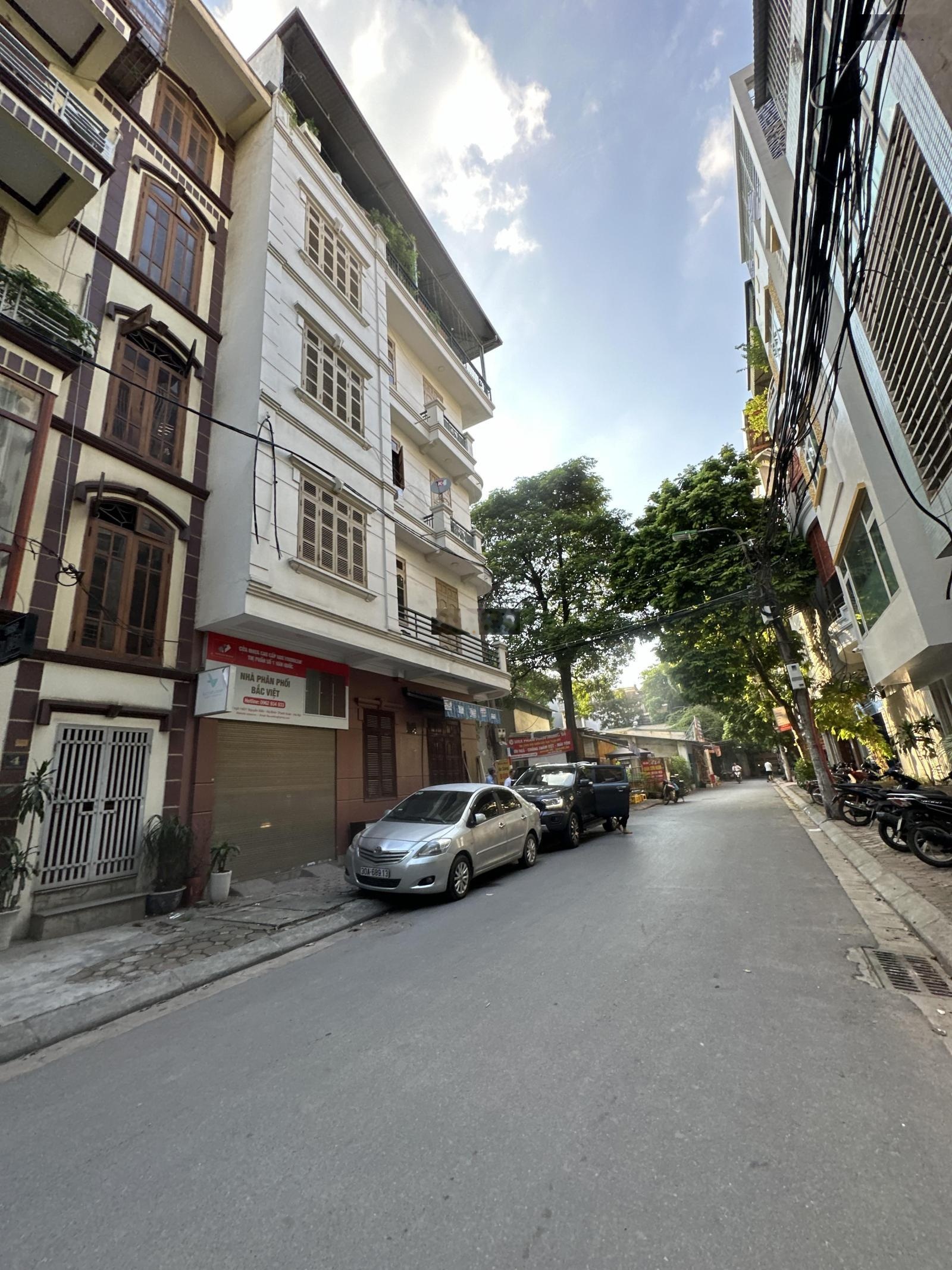 Bán nhà Trung Tâm Thanh Xuân-DT40m 4 tầng-Vỉa hè ô tô tránh nhau-KD sầm uất-30m ra mặt phố-Nhỉnh 15