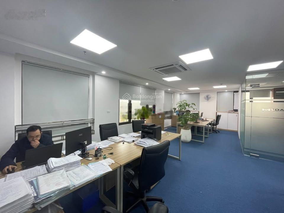 Ngay Hạ Đình chỉ 10 triệu có ngay văn phòng 70m2 sáng - đẹp - mới