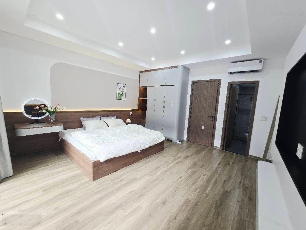 Sơn Tây - Ba Đình, nhà xây mới 6 tầng thang máy, ngõ thông, lô góc