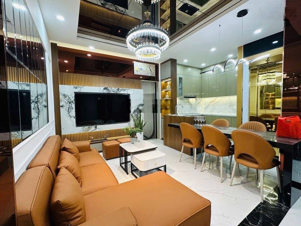 Bán NR 50m2, 5PN, 4WC tại Trần Đại Nghĩa, Hoàng Liệt, Hoàng Mai, giá siêu hời 11 tỷ. Thang máy nhâp