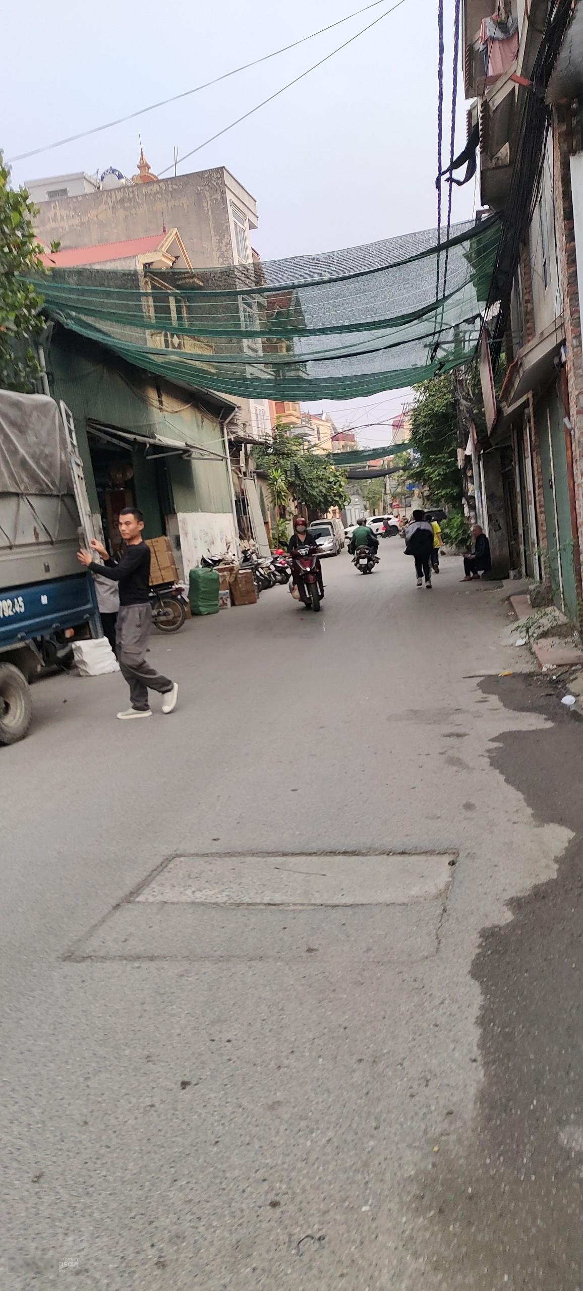 Cho thuê kho xưởng Dương Nội Hà Đông, DT 300m2, giá 70k/m2, kho đẹp sạch sẽ xe 8 tấn đỗ cửa