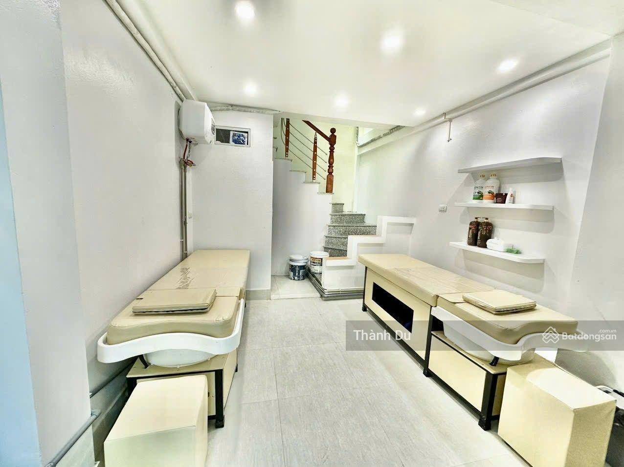 Cho thuê nhà mặt phố Ngọc Lâm 40m2 3 tầng, vừa ở vừa kinh doanh