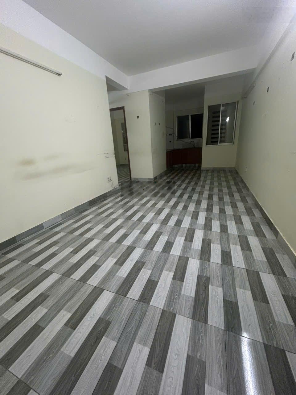 Cho thuê căn hộ Bông Sao khu A đầu đường Tạ Quang Bửu, P5, Q8. DT 60m2, 2PN, 1WC