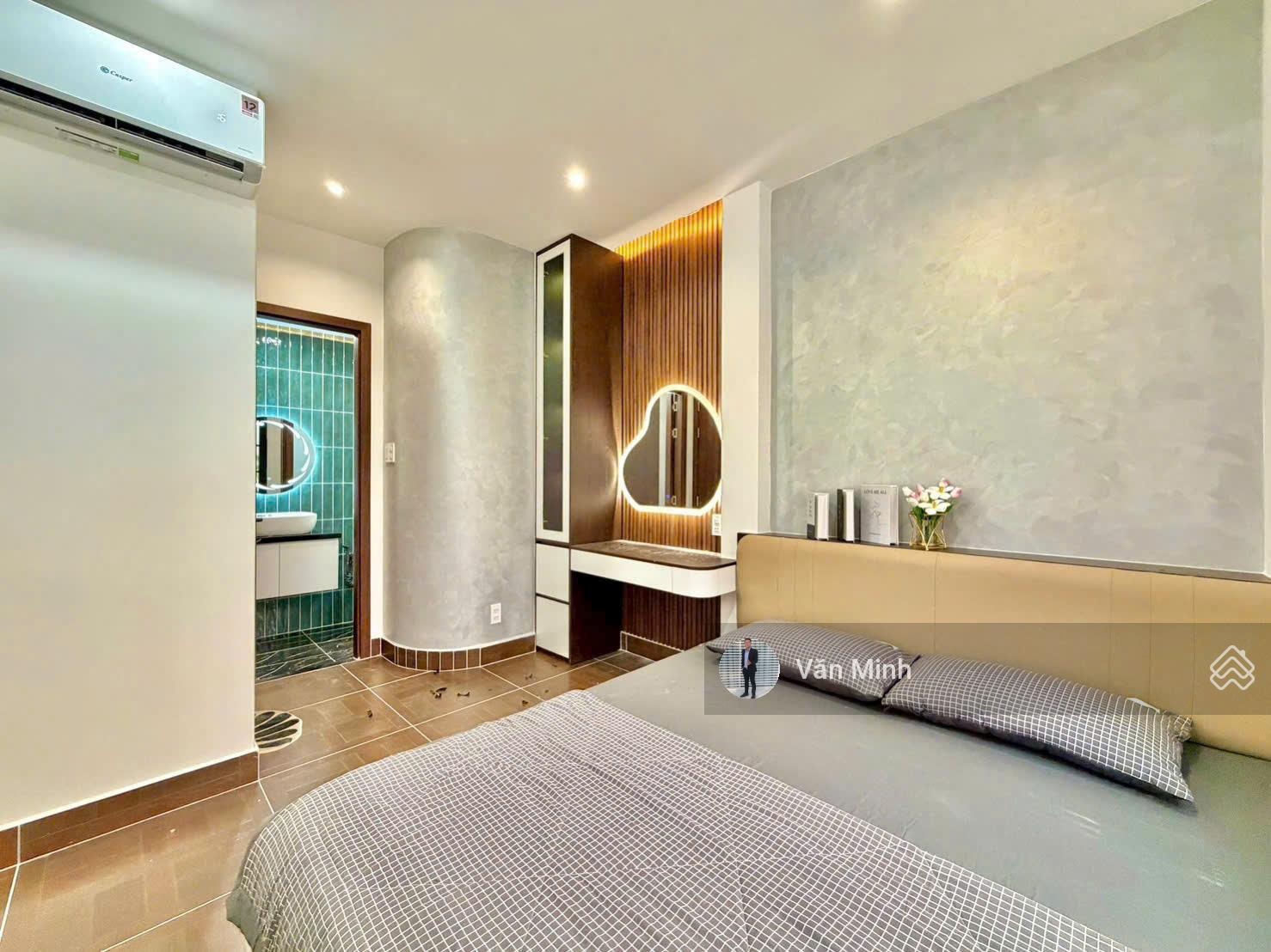 Bán nhà hẻm xe hơi đường Thích Quảng Đức, Phường 5, Phú Nhuận 1 trệt 3 lầu ST 4PN 4WC full NT