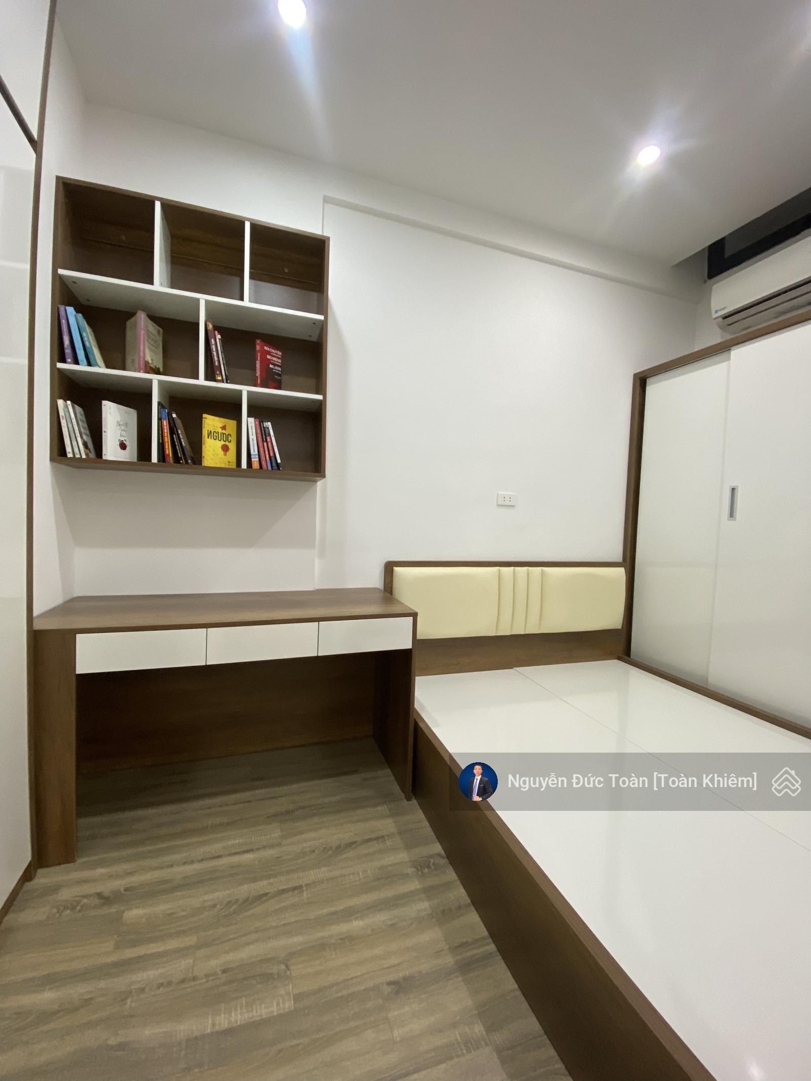 Chính chủ bán nhanh căn chung cư 3N 2VS 3 Ban công 90m2 full NT cạnh BigC Thăng Long