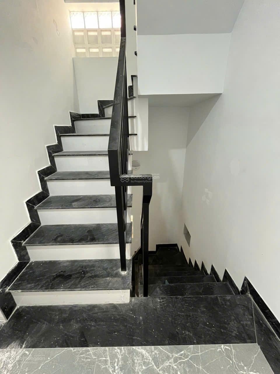 Bán Tòa CHDV Mới Đẹp - Tân Quy - Quận 7, 4x18m, 6 tầng thang máy HĐT 60 triệu/tháng giá 21 tỷ