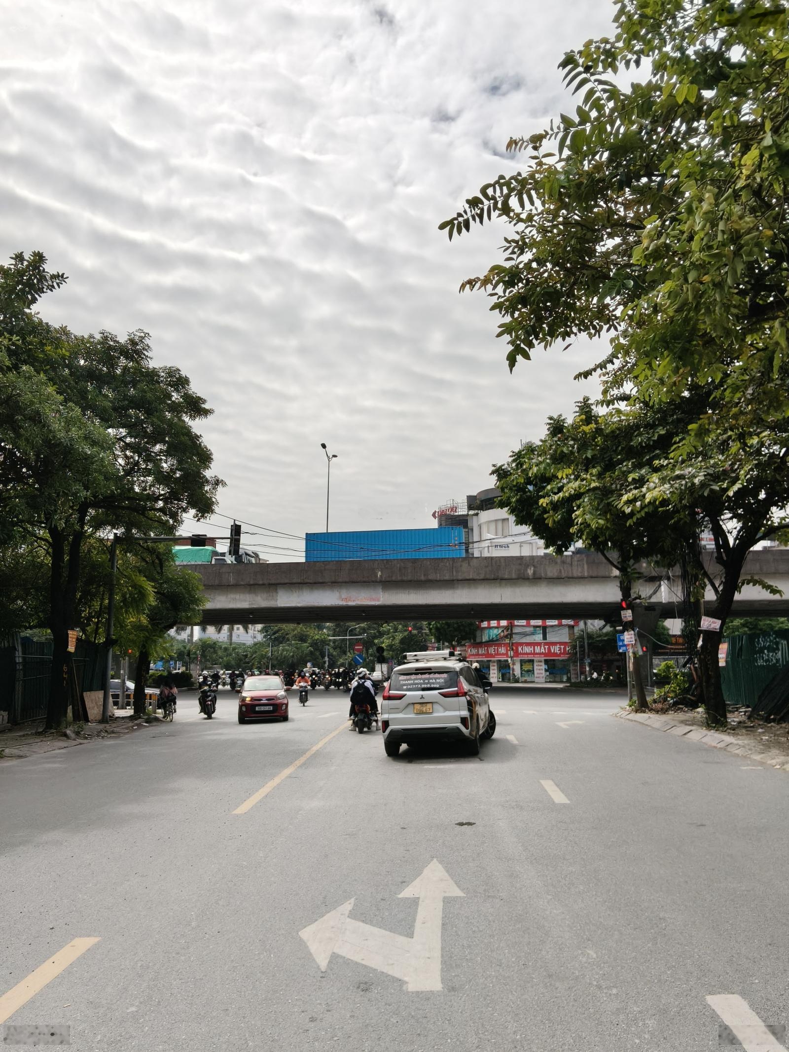 Bán tòa căn hộ dịch vụ 8 tầng 24 phòng 110m sổ đỏ doanh thu 1 tỷ/năm Kim Giang giá 21.5tỷ